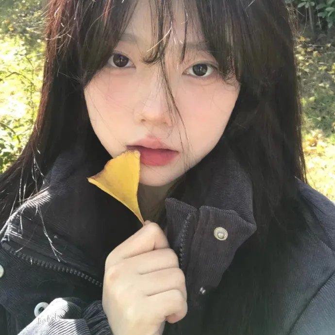 世界欠我一个初恋海报
